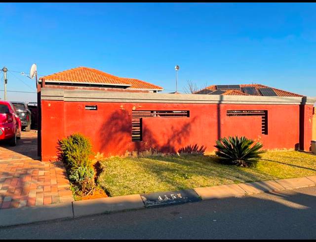 3 BEDROOM HOUSE FOR SALE IN WITPOORTJIE